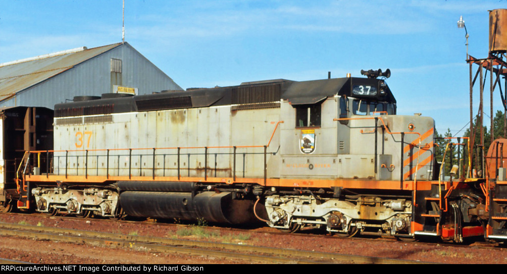 MCR 37 Locomotive (SD38)